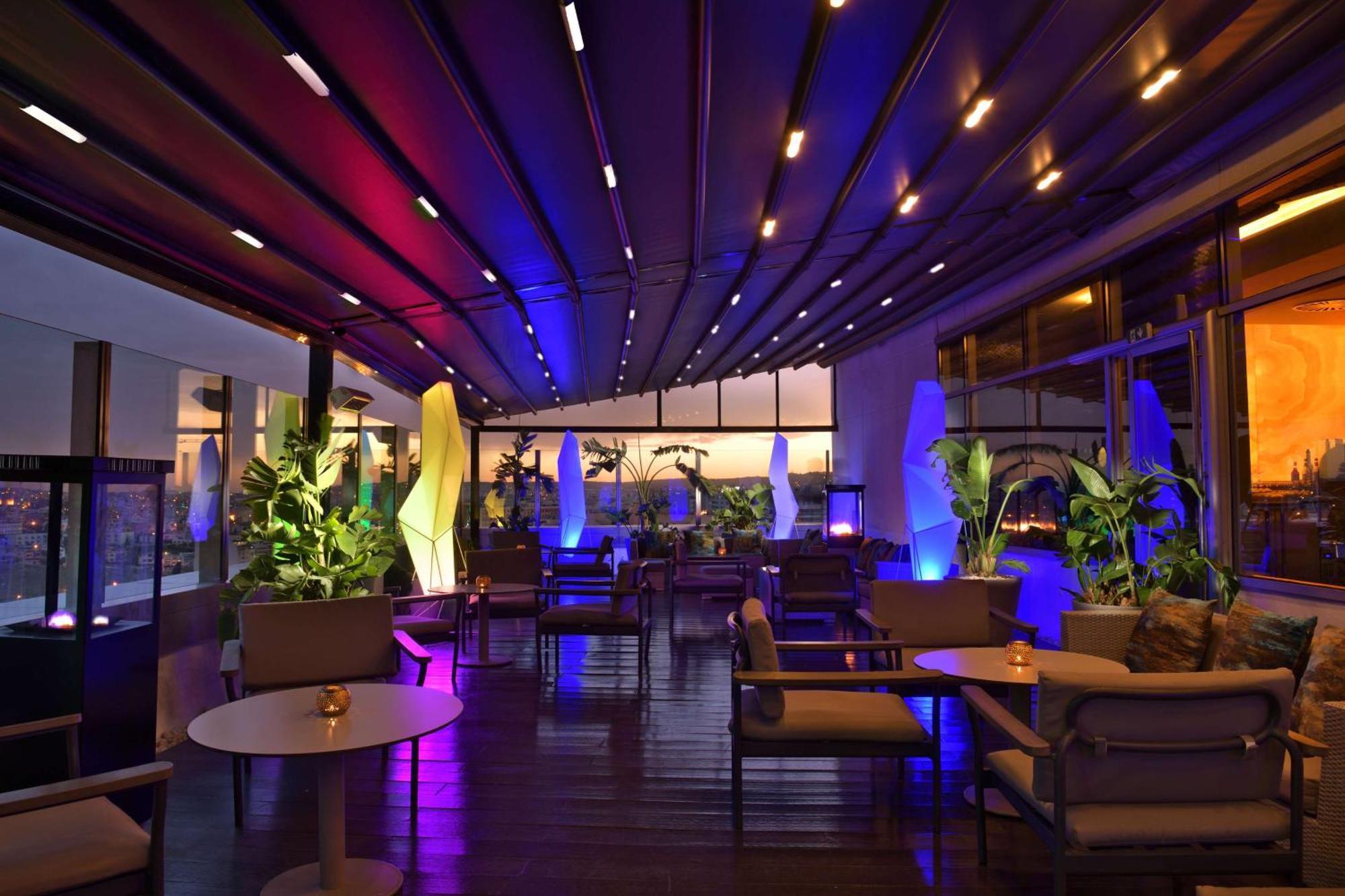 Hilton Tanger City Center Εξωτερικό φωτογραφία The interior of the lounge