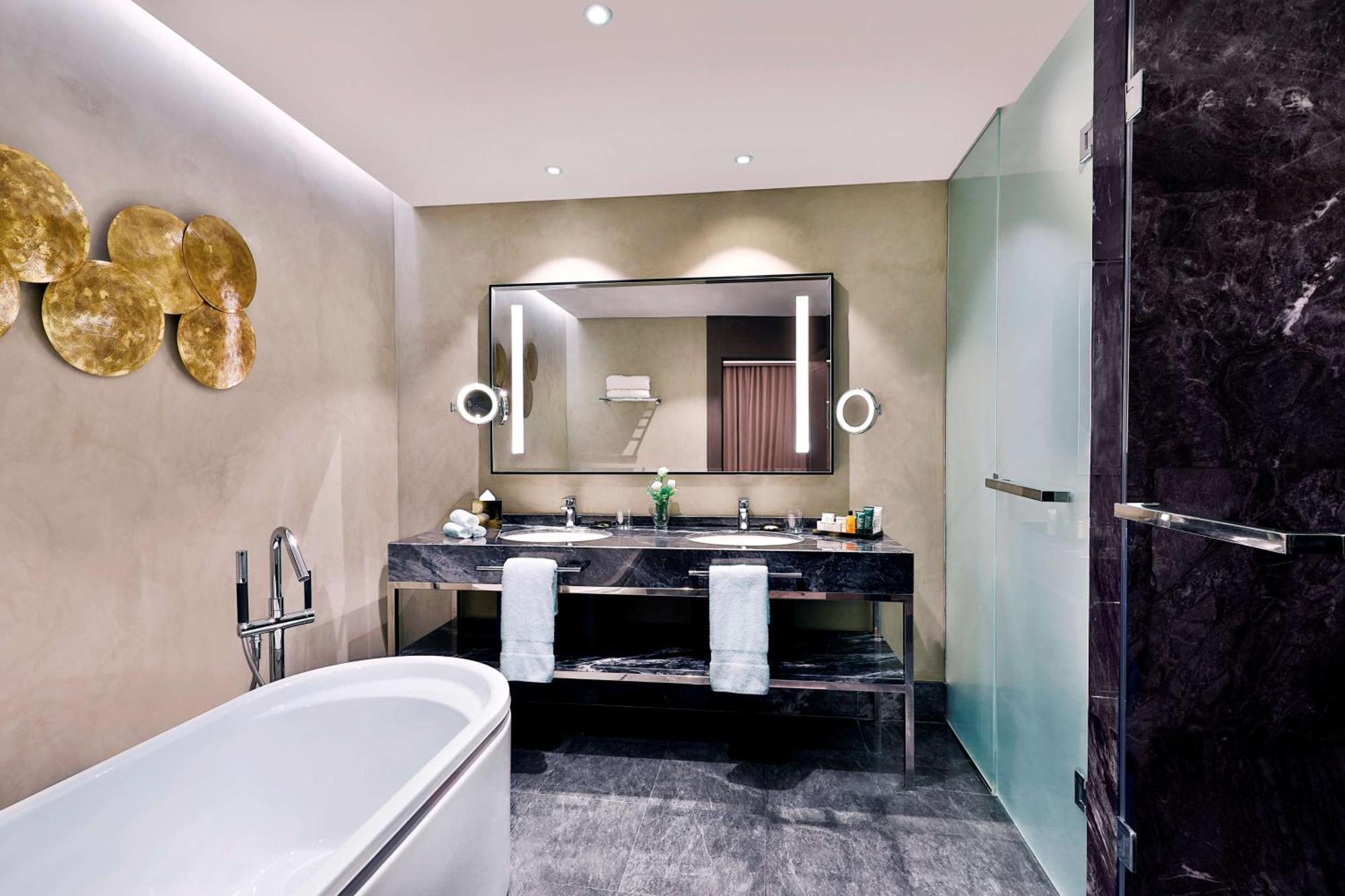 Hilton Tanger City Center Εξωτερικό φωτογραφία Bathroom
